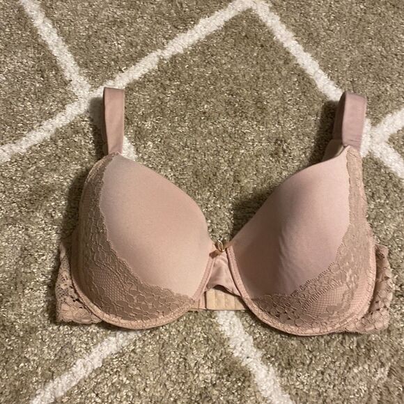 Thick Strapped Lightly Padded Beige Lace Accented Bra SZ 38DD - Picture 2 of 7